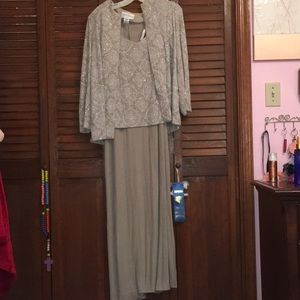 Stunning David’s Bridal Dress and Jacket Set